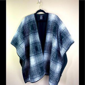Ike Behar Ladies Reversible Fashion Wrap Cape Poncho Black/White Plaid ONE SIZE.